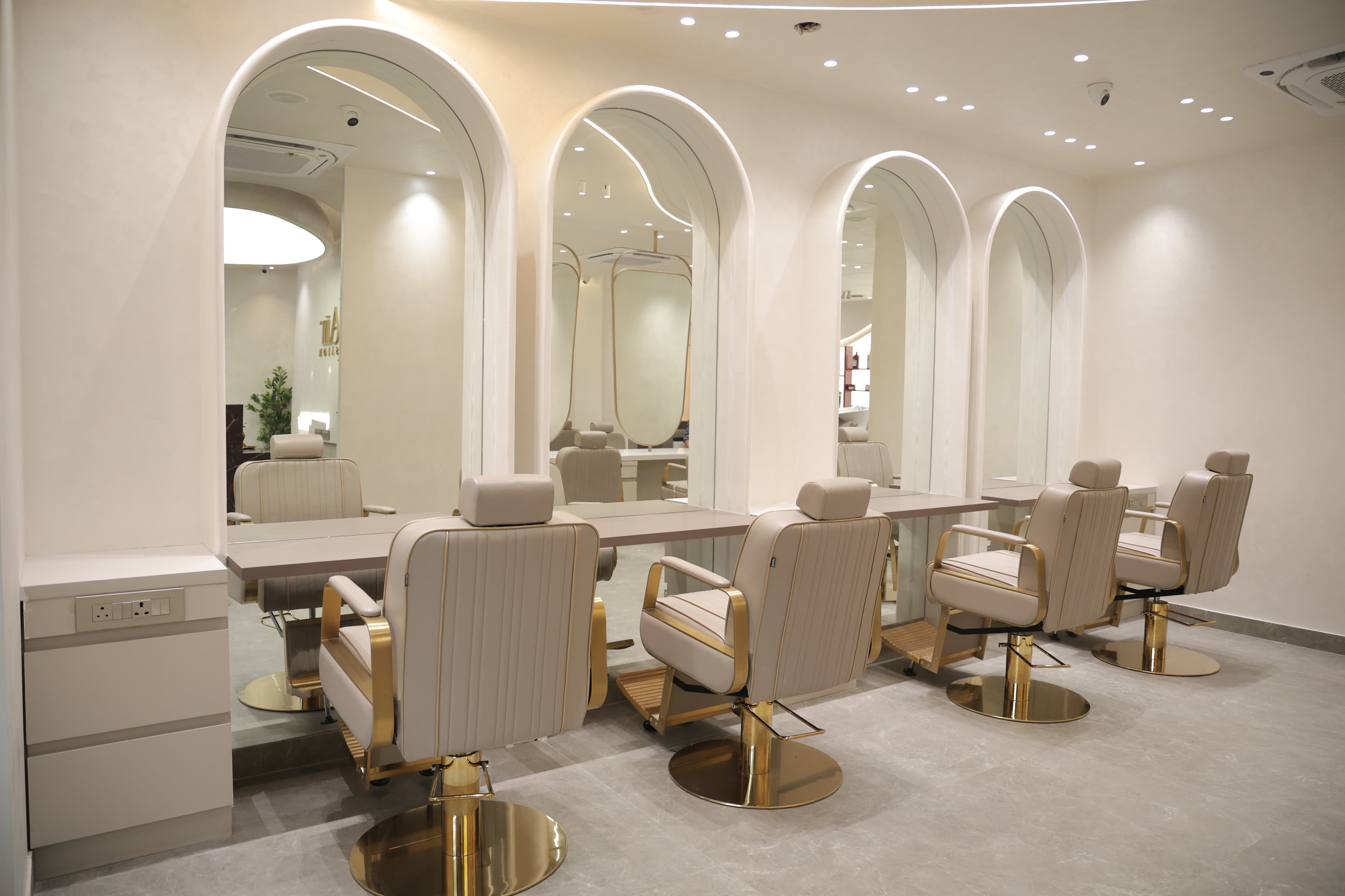 Aiir Salon styling station, expert artistry